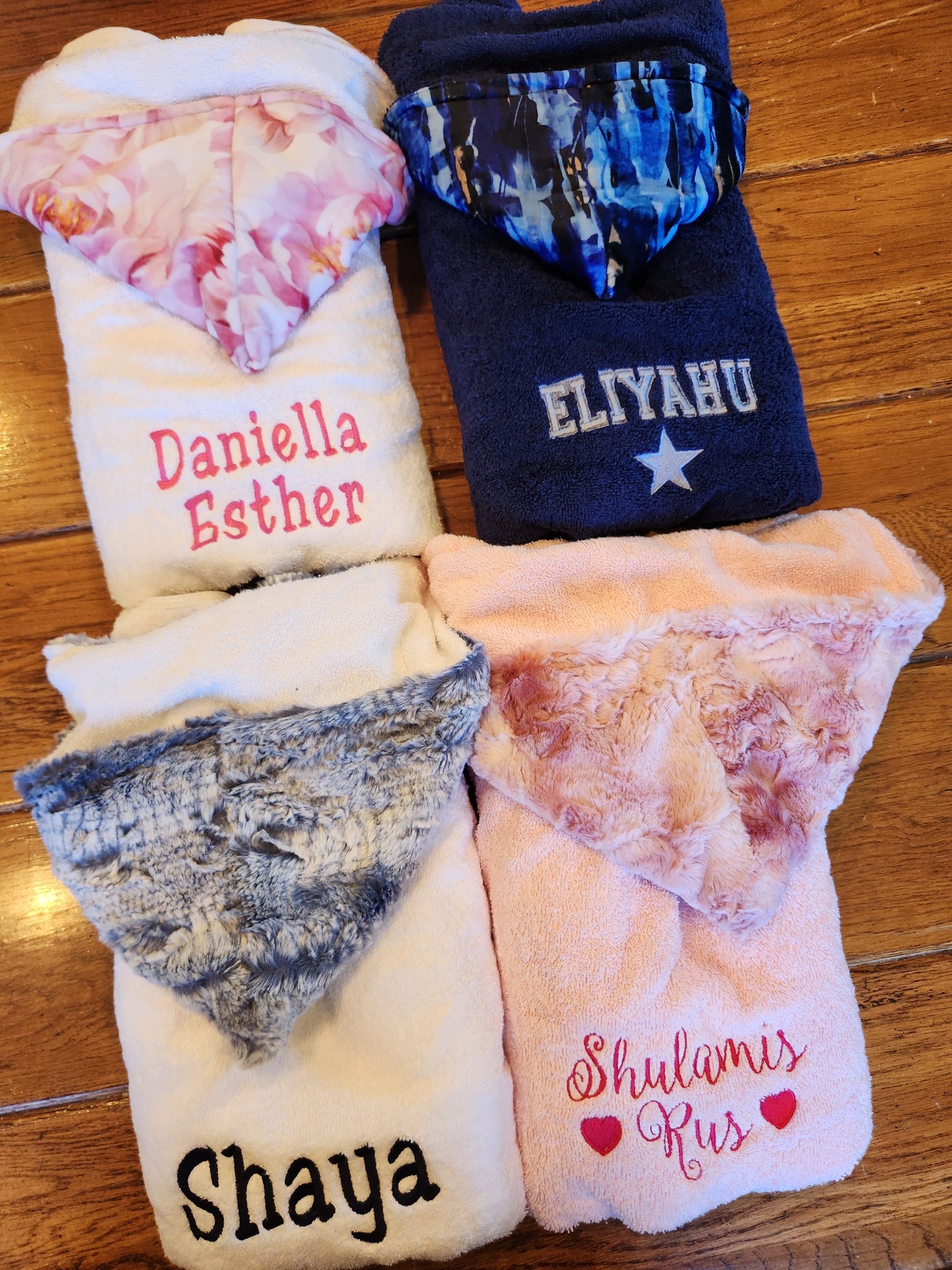 Wavy Boa Navy Hooded Towel