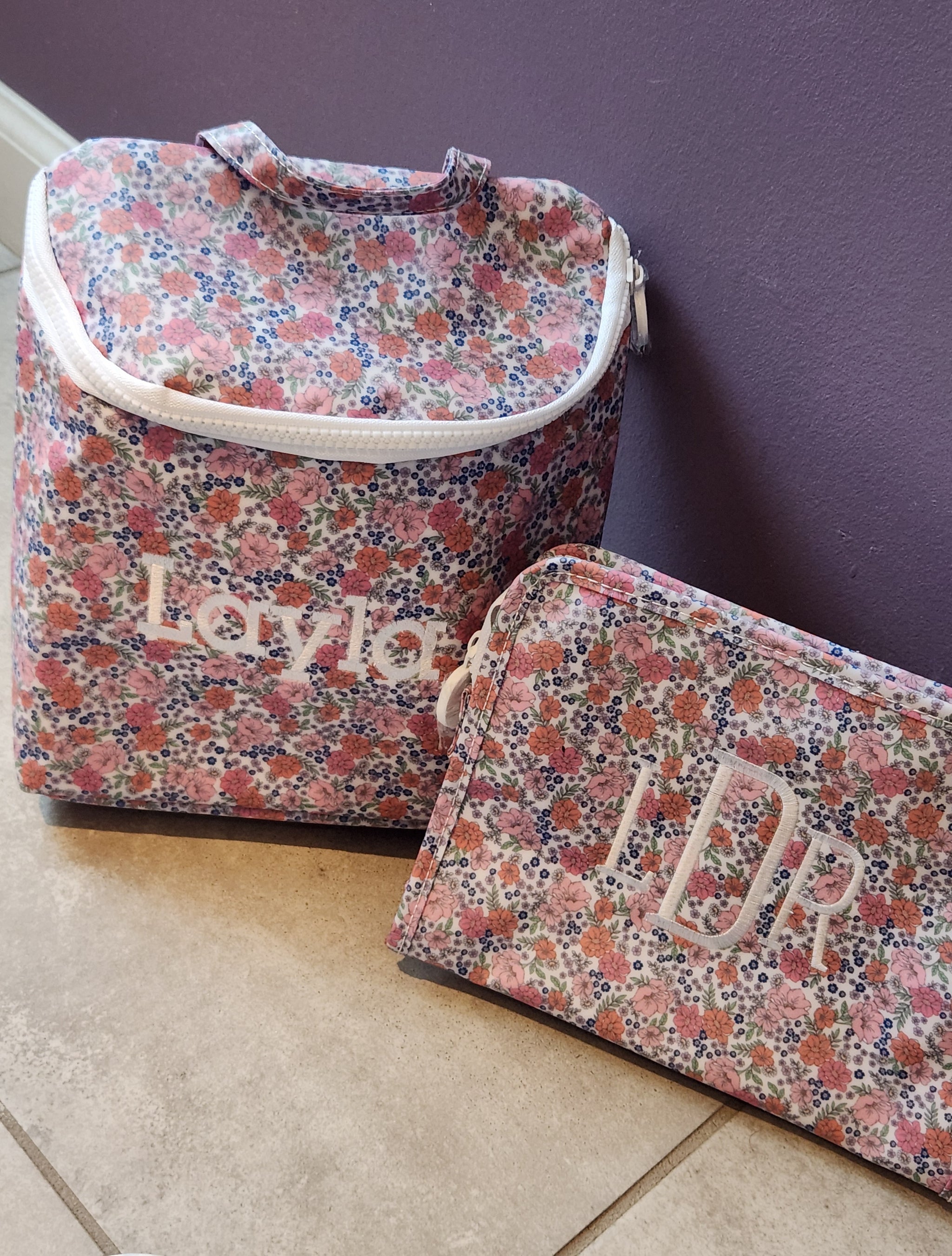 Secret Garden Medium Square Traveler