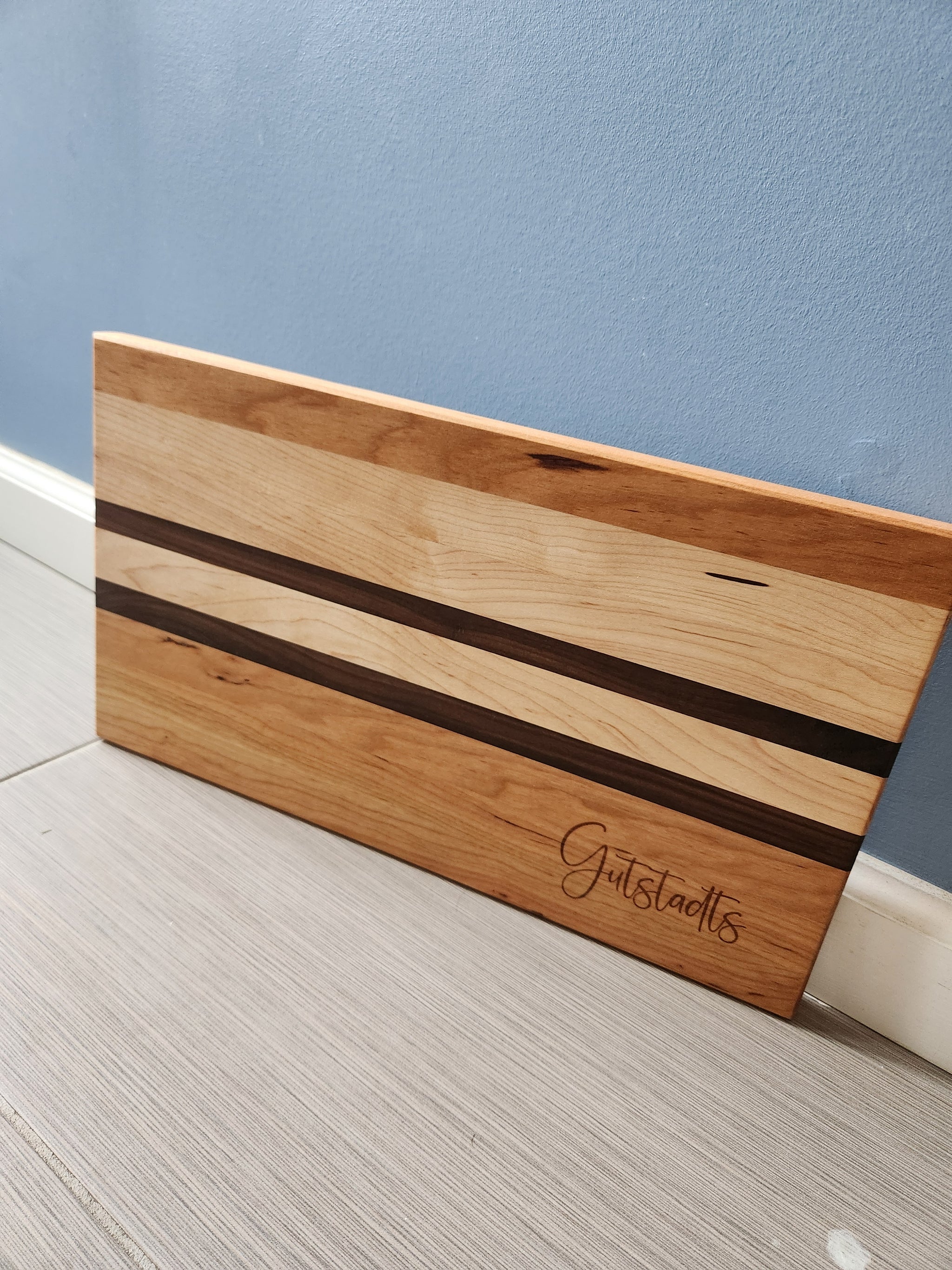 Hardwood cutting board/challah board