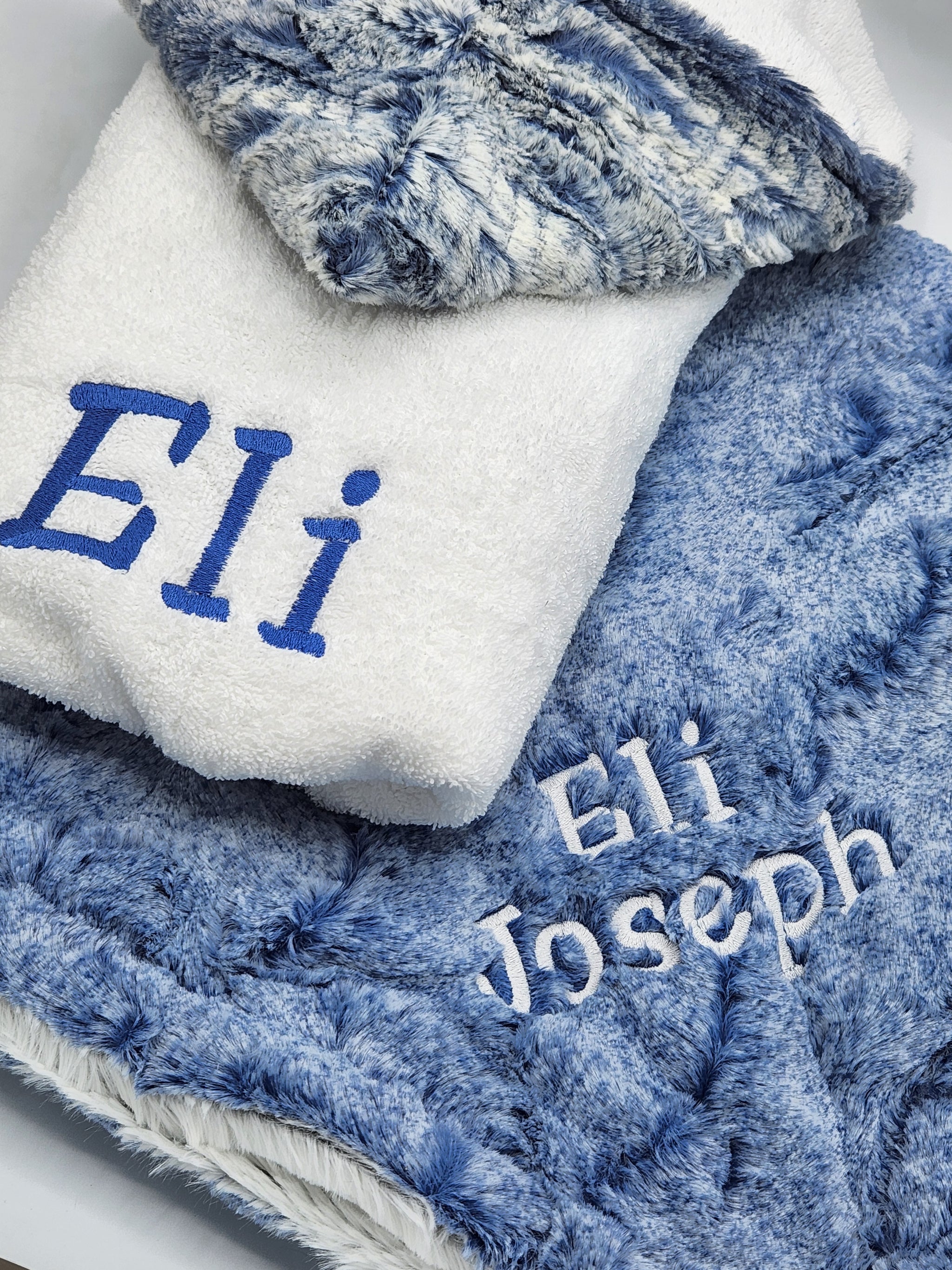 Wavy Boa Navy Boys Hooded Towel