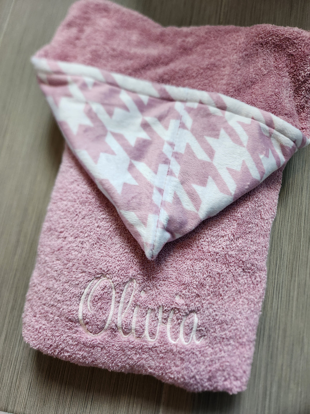 Houndstooth Mauve Pink Girls Hooded Towel