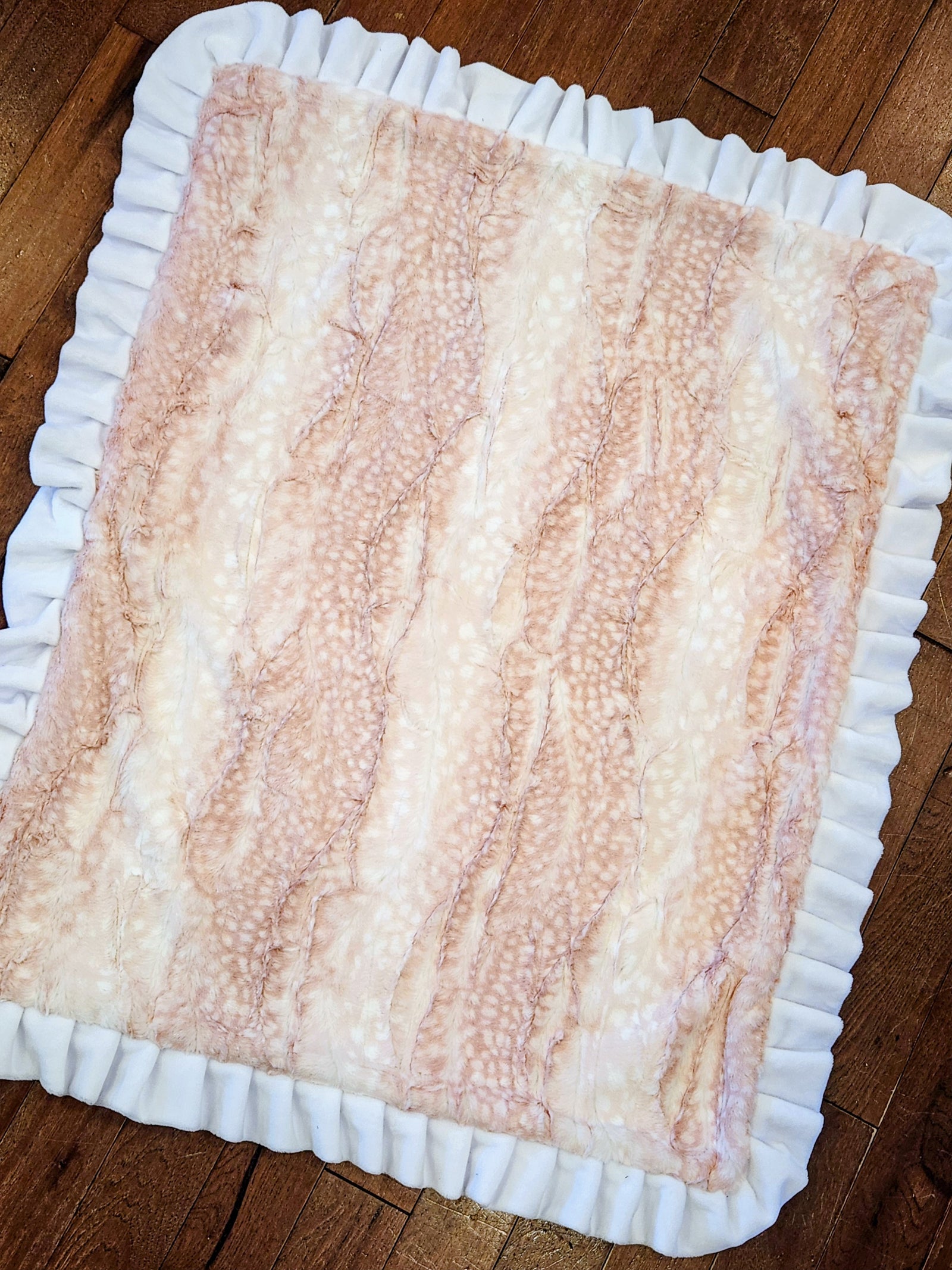 Cibirian Mauve Ruffle Blanket