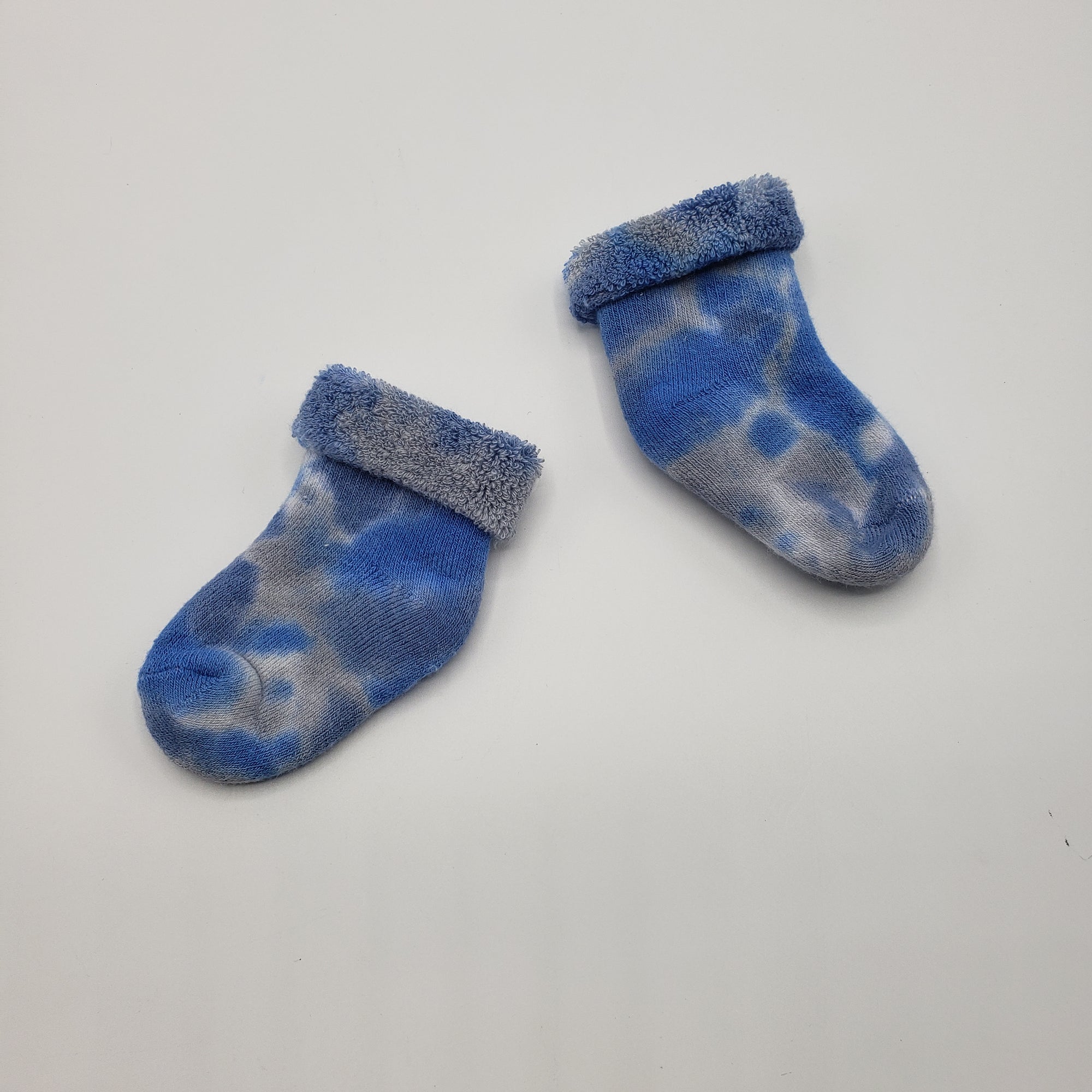 Blue Tye Dye Onesie With Matching Socks (3-6 mo)