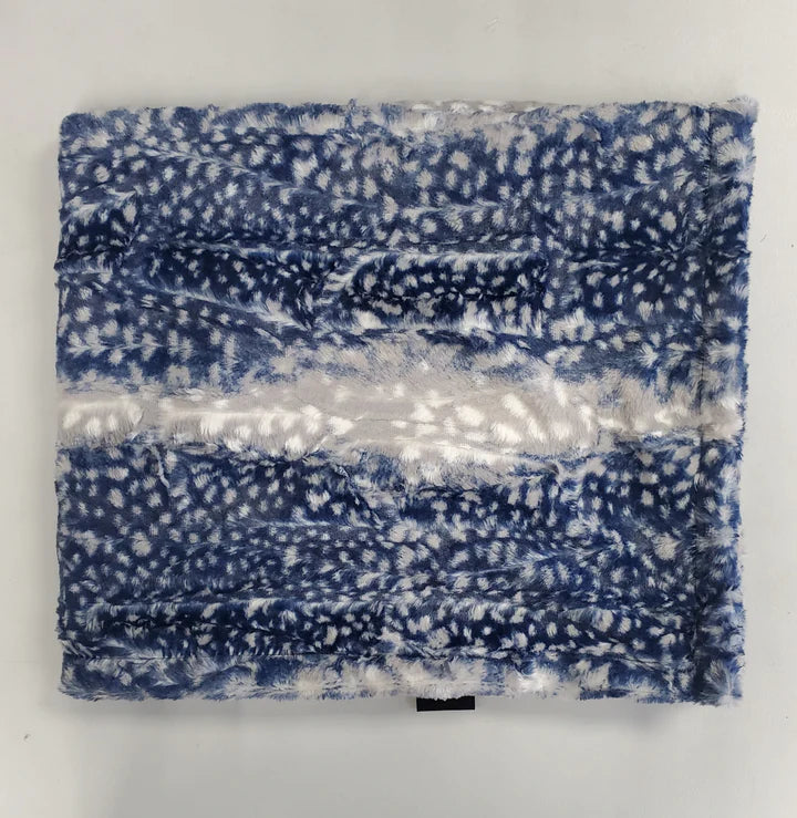 Cibirian Navy Frost Minky Blanke