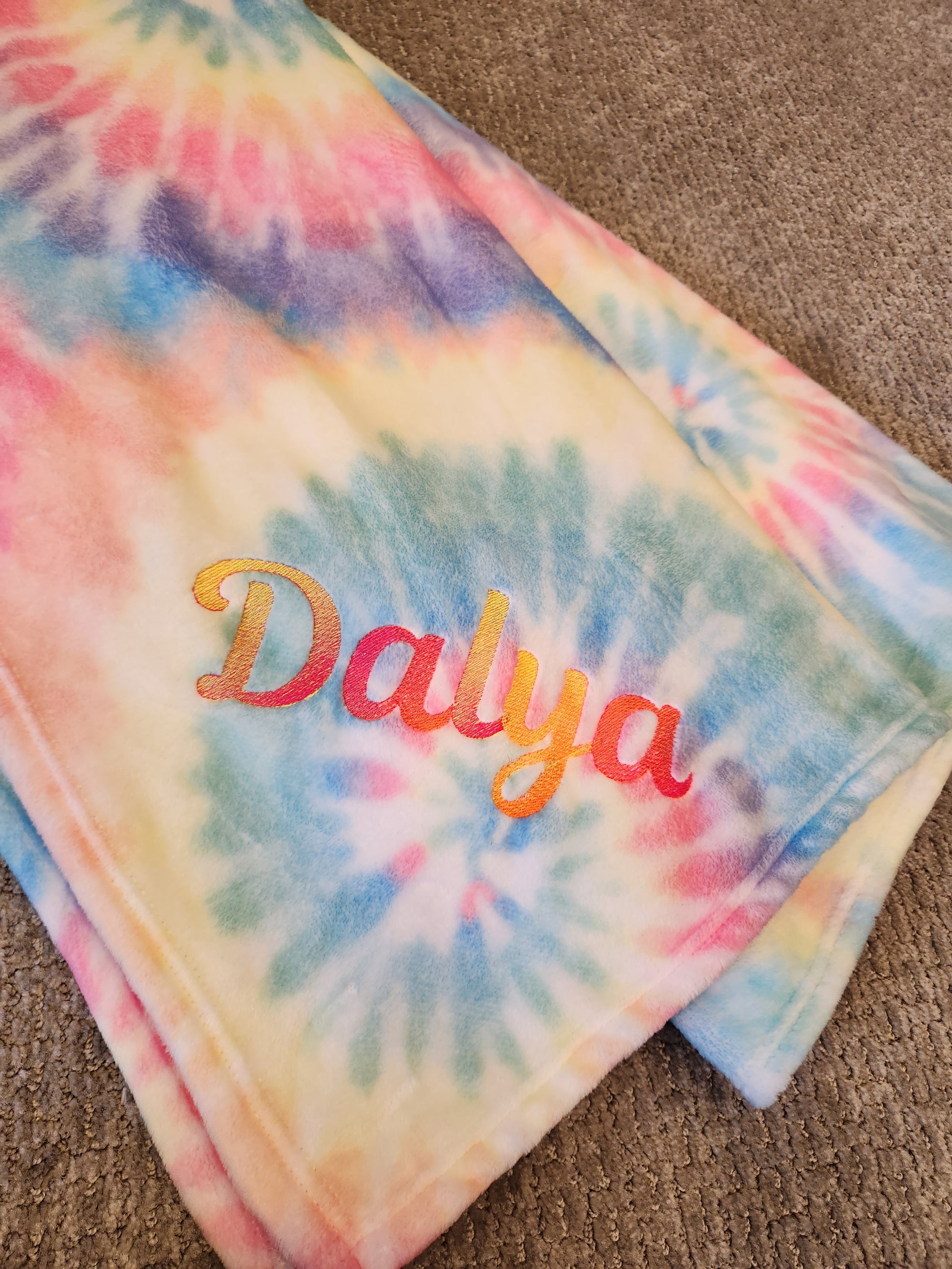 Pastel Tie Dye Fuzzy Throw Blanket