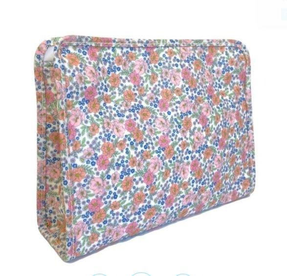 Secret Garden Medium Square Traveler